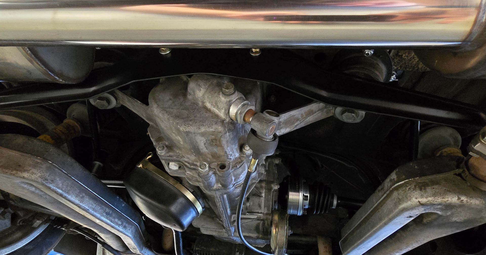 Porsche 914 clutch housing and flywheel during inspection