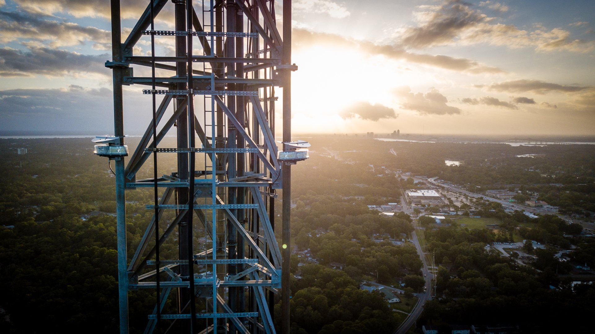 Aviation Obstruction Lighting on Telecom Tower
