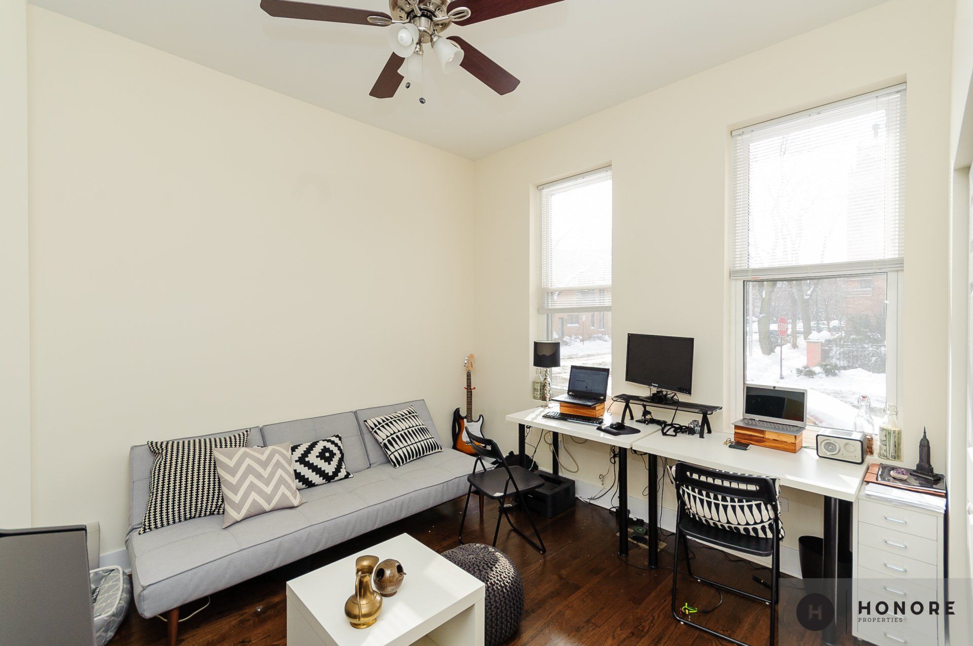 1834 W Wabansia Avenue couch and table