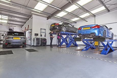 Car Servicing at Ravenscroft MOT & Service Centre, Fleet, Hampshire