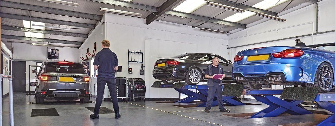 Ravenscroft Car Garage MOT Fleet