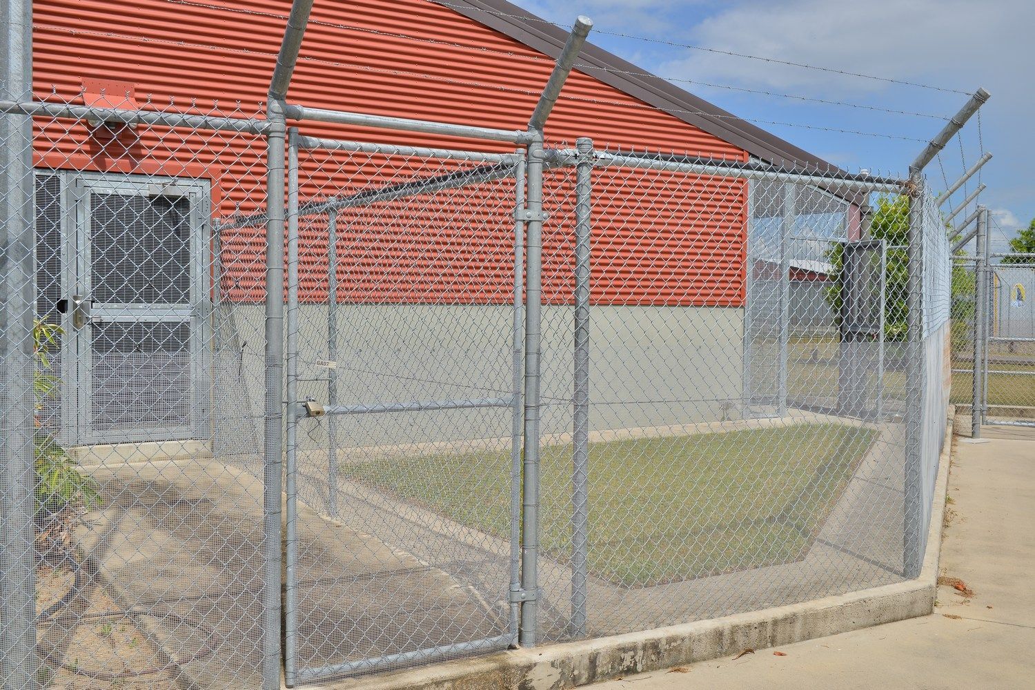 Chain Wire Fencing— Chain Wire Fencing in Bentley Park, QLD