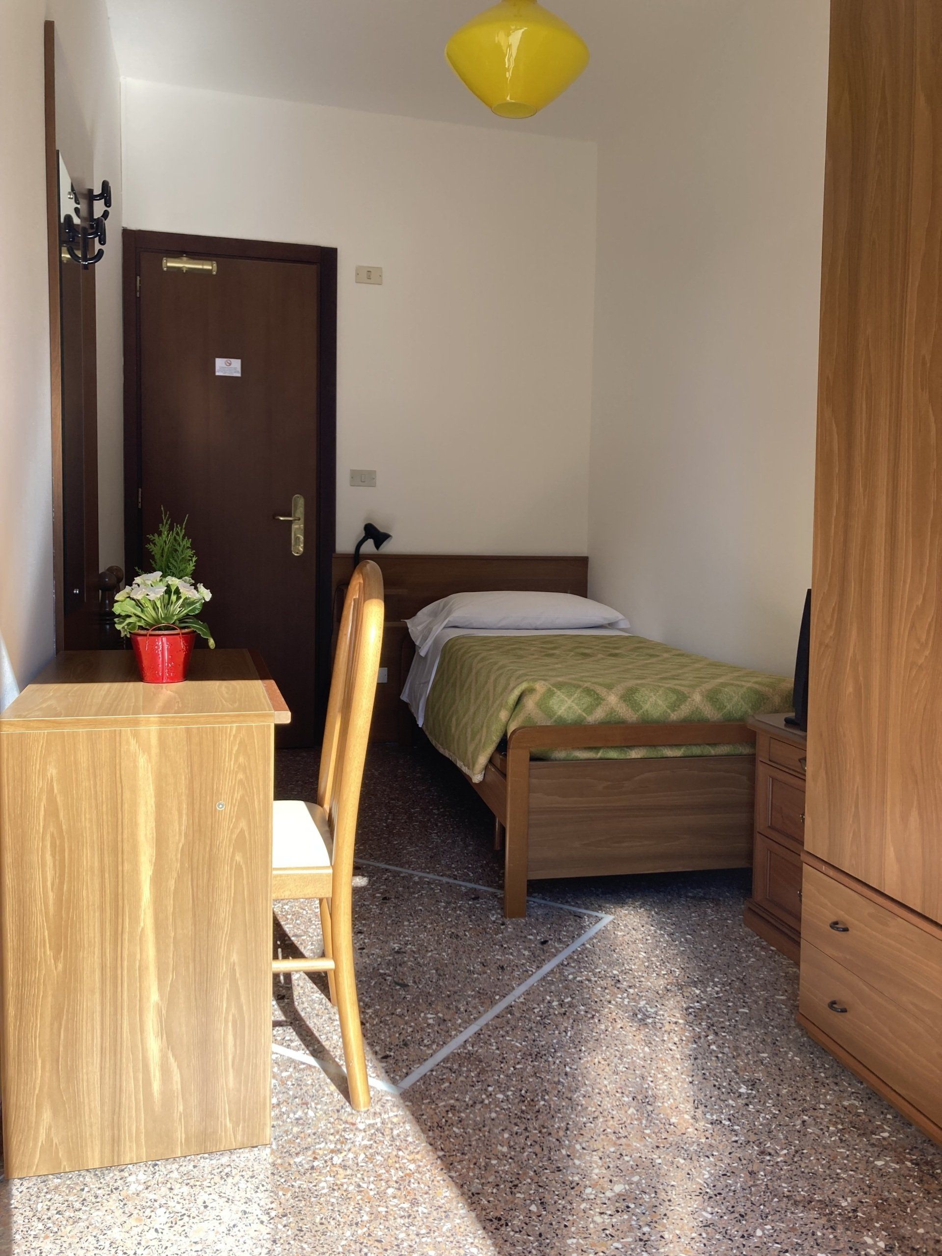hotel seaside loano single room
