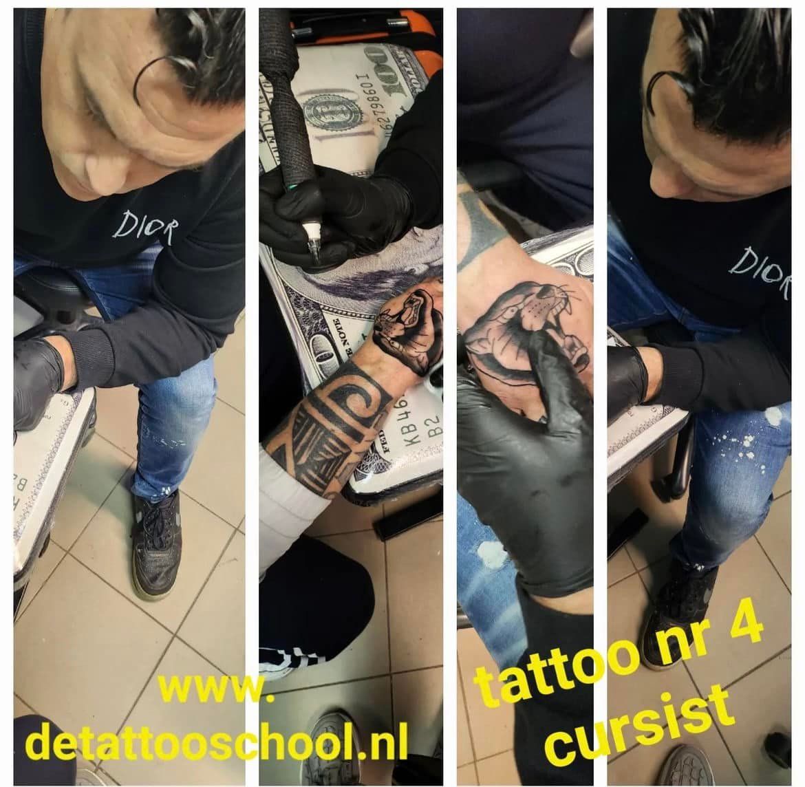 Een tatoeëerder aan het werk, met een close-up van een panterontwerp dat op de arm van een klant wordt aangebracht.