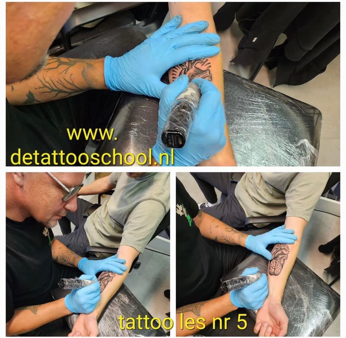 Een tatoeëerder met blauwe handschoenen gebruikt een machine om een ​​ontwerp op de arm van een klant aan te brengen in een tatoeëerschool.
