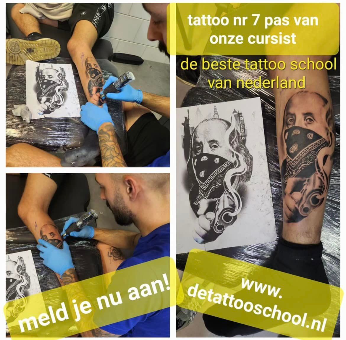 Een tatoeëerstudent oefent een portrettatoeage van Benjamin Franklin op een been in een tatoeëerschool.