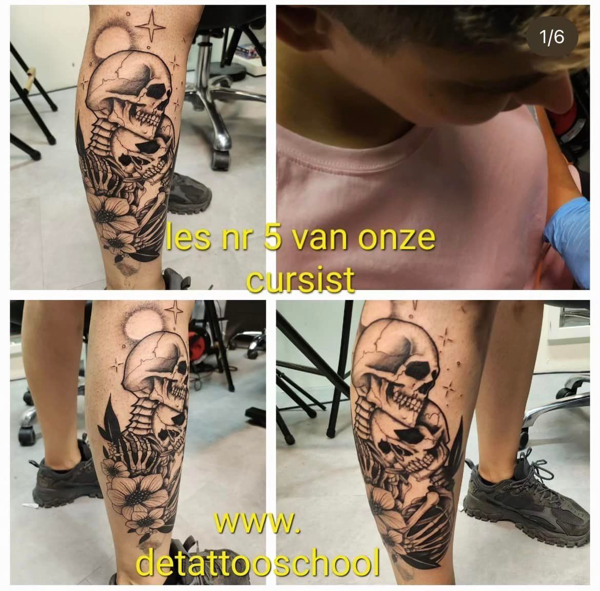 Een collage met een gedetailleerde zwart-grijze tatoeage van meerdere schedels op het onderbeen van een persoon, met daaroverheen tekst van een website.