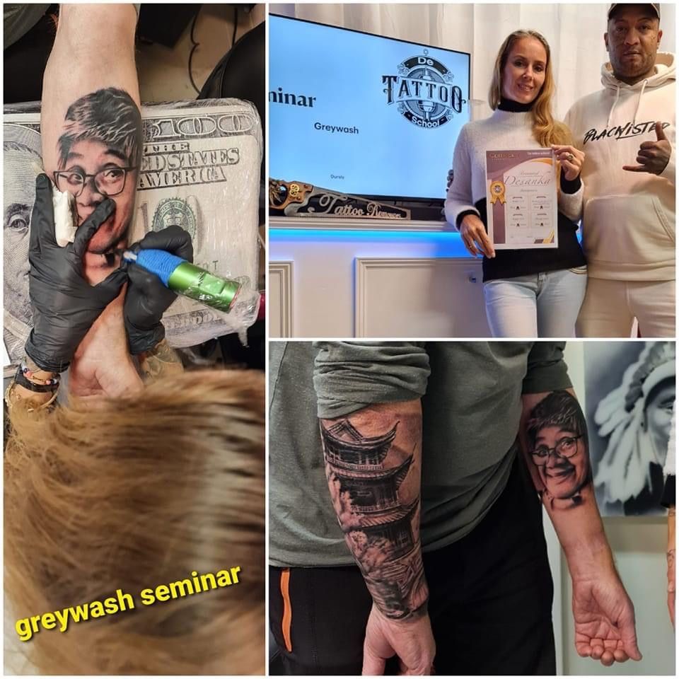 Een collage met afbeeldingen van een tatoeëerder die aan een portrettattoo werkt, iemand die een certificaat ontvangt en voltooide tatoeages.
