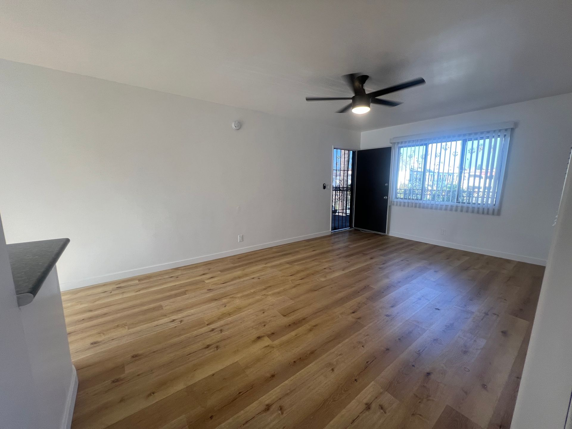 1207-1245 Menlo Ave