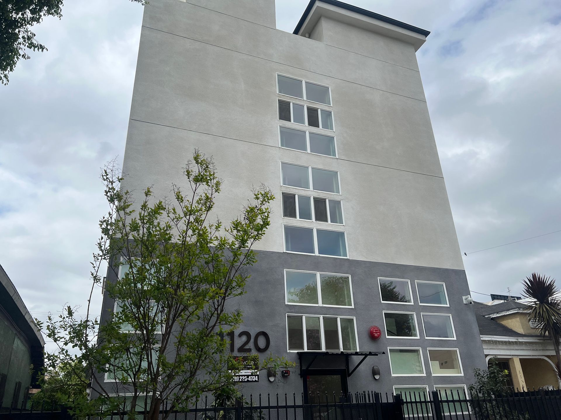 1120 25th Exterior