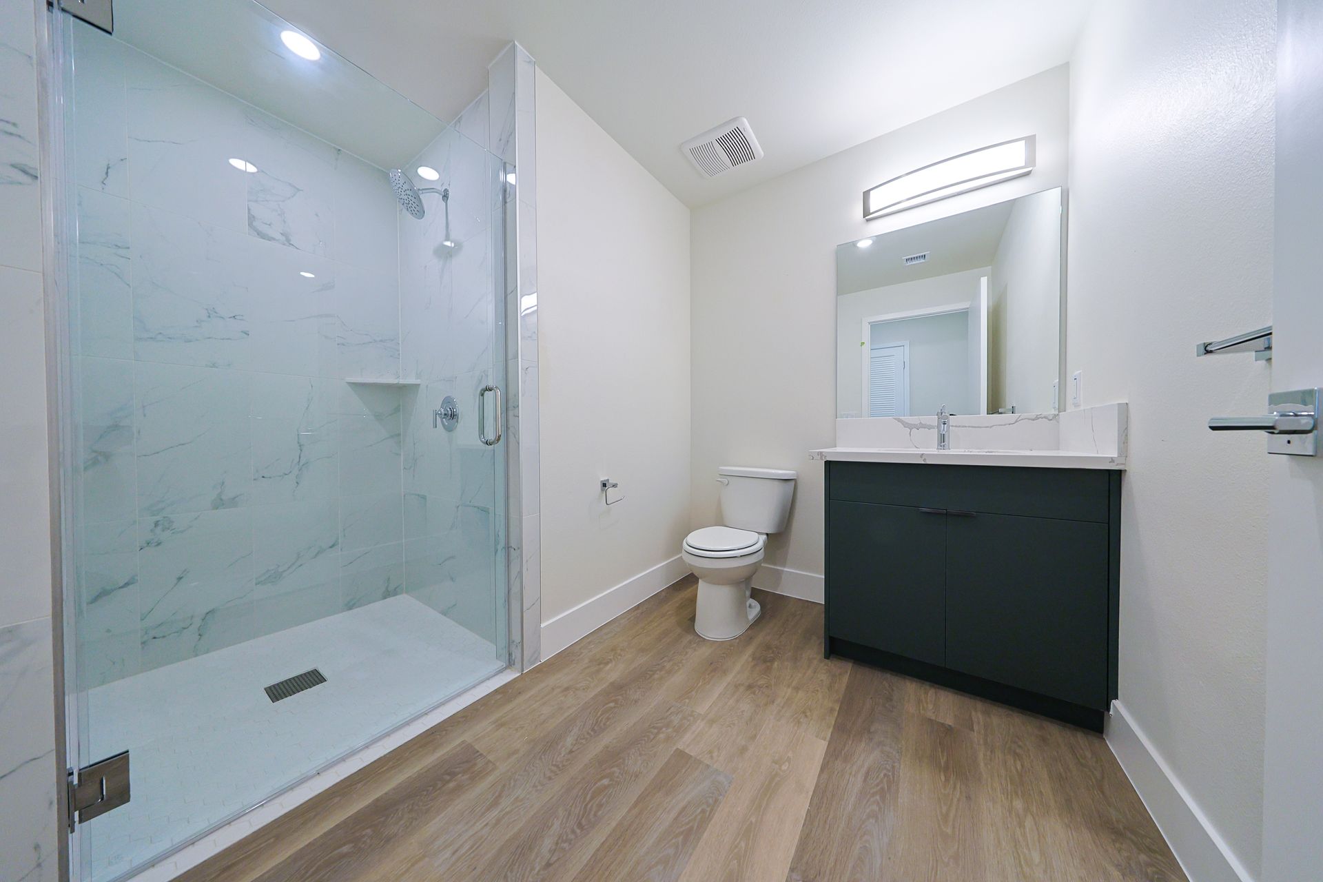 1317 Jefferson Bathroom