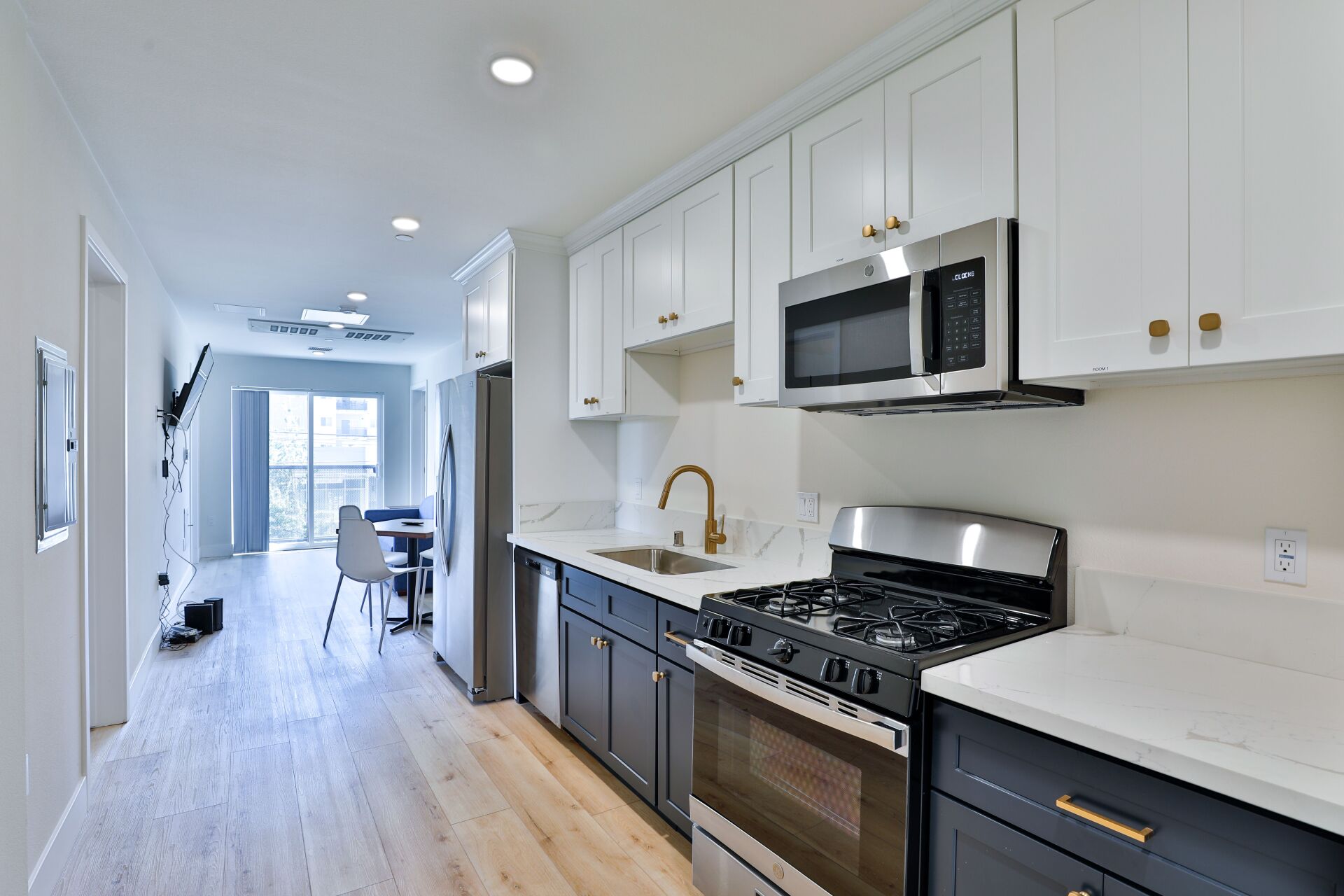 This image shows the open kitchen in the beautiful house.