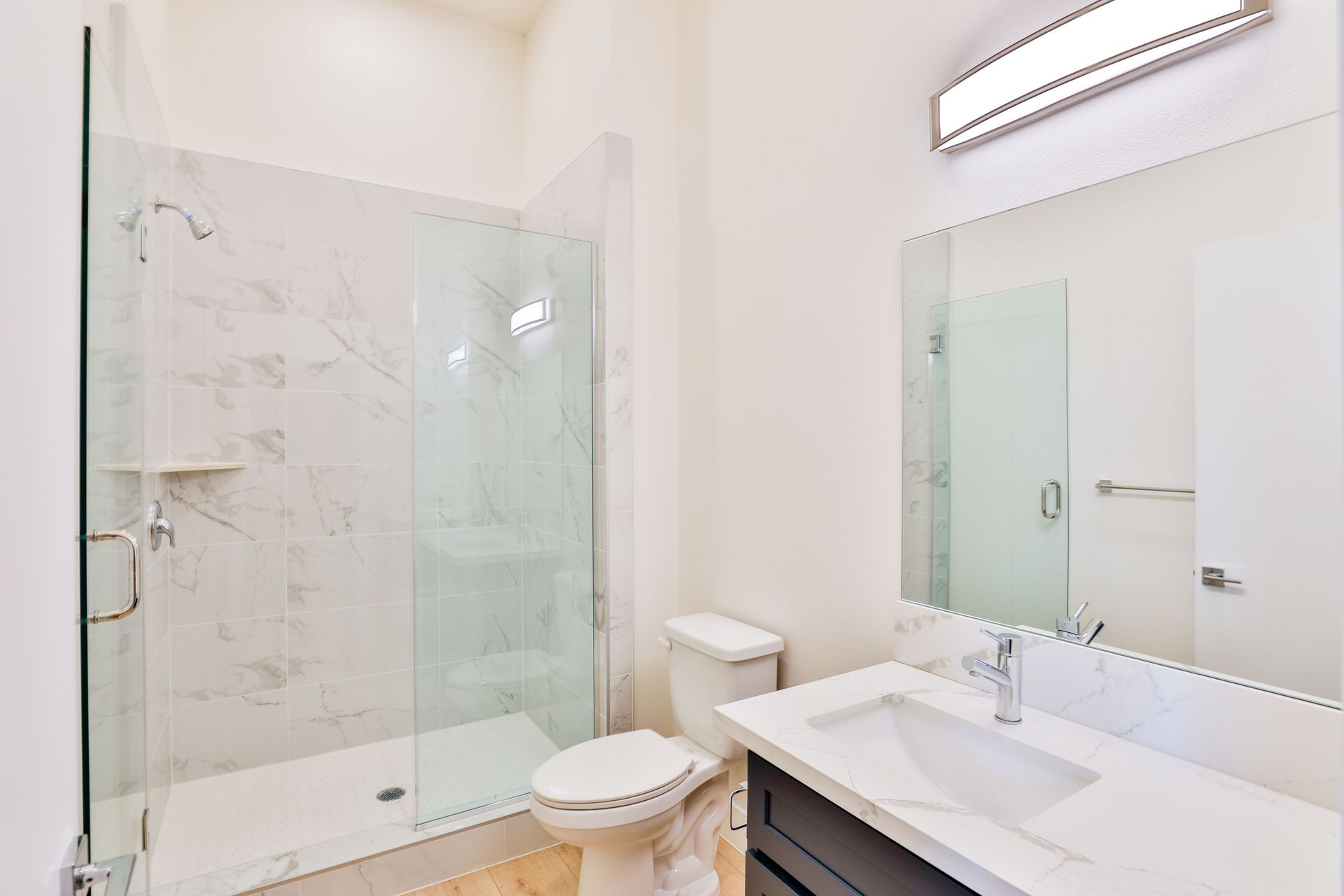 Orion 1073 Exposition Bathroom