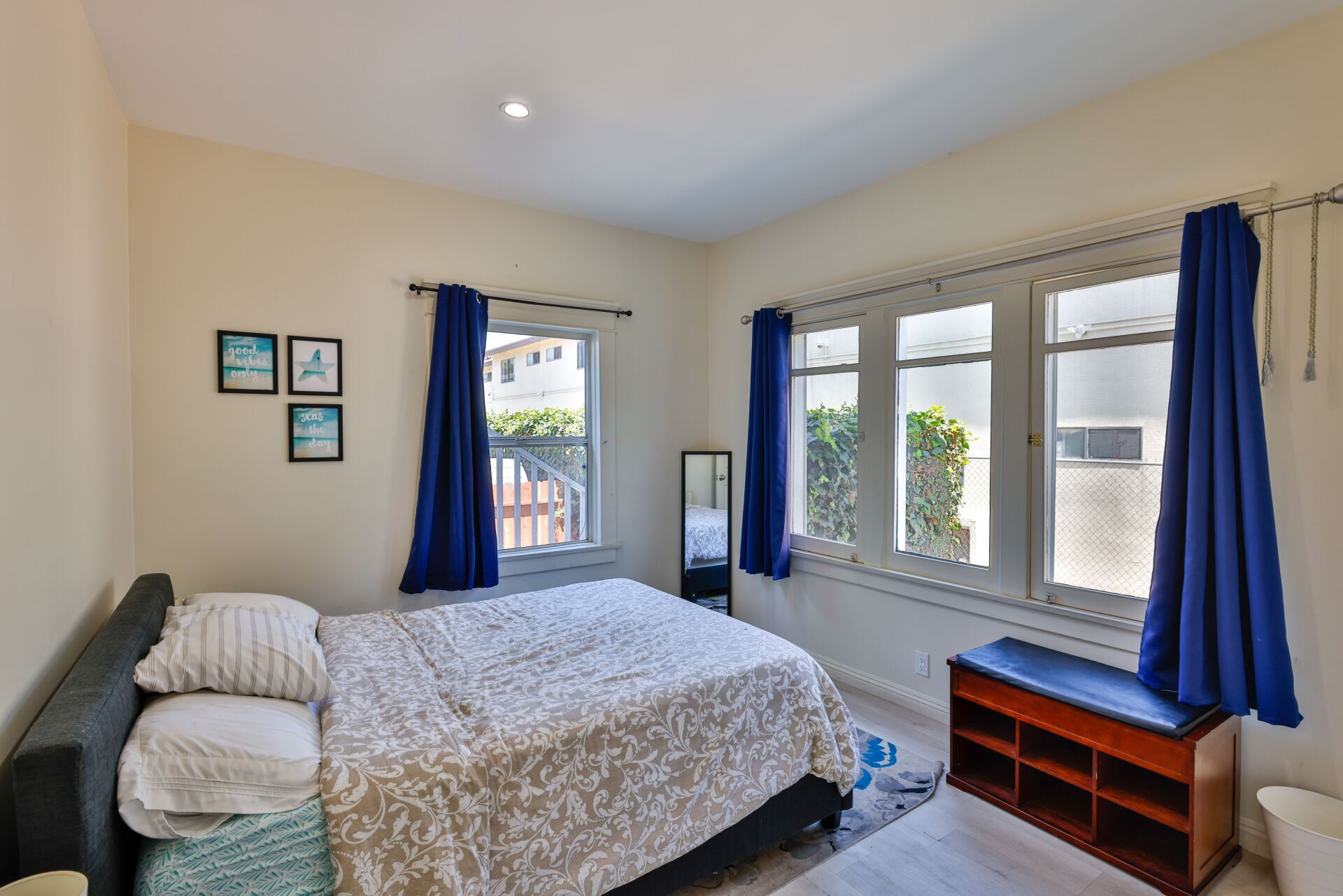 this image shows beautifull bedroomwith white background