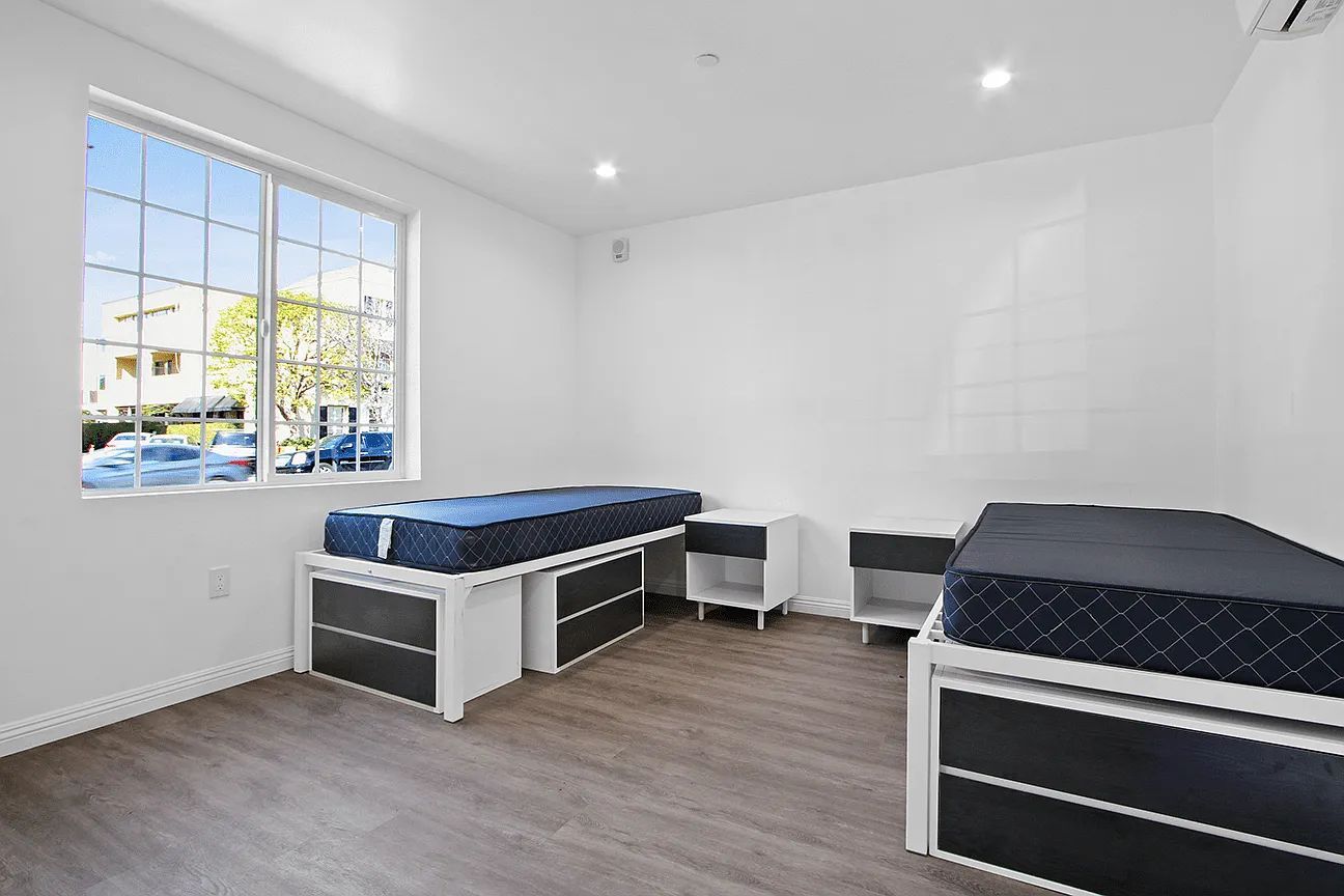 Orion 668 28th Bedroom