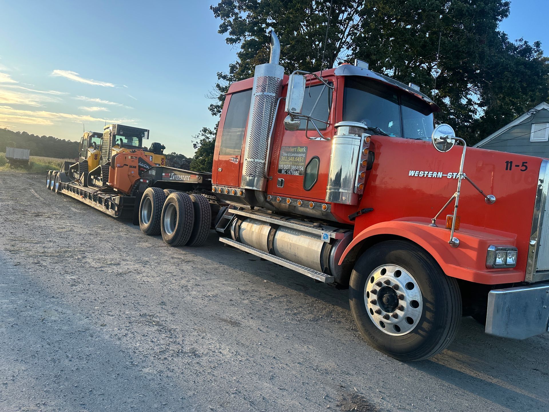 Heavy hauling job site coordination for equipment delivery in Dover Delaware