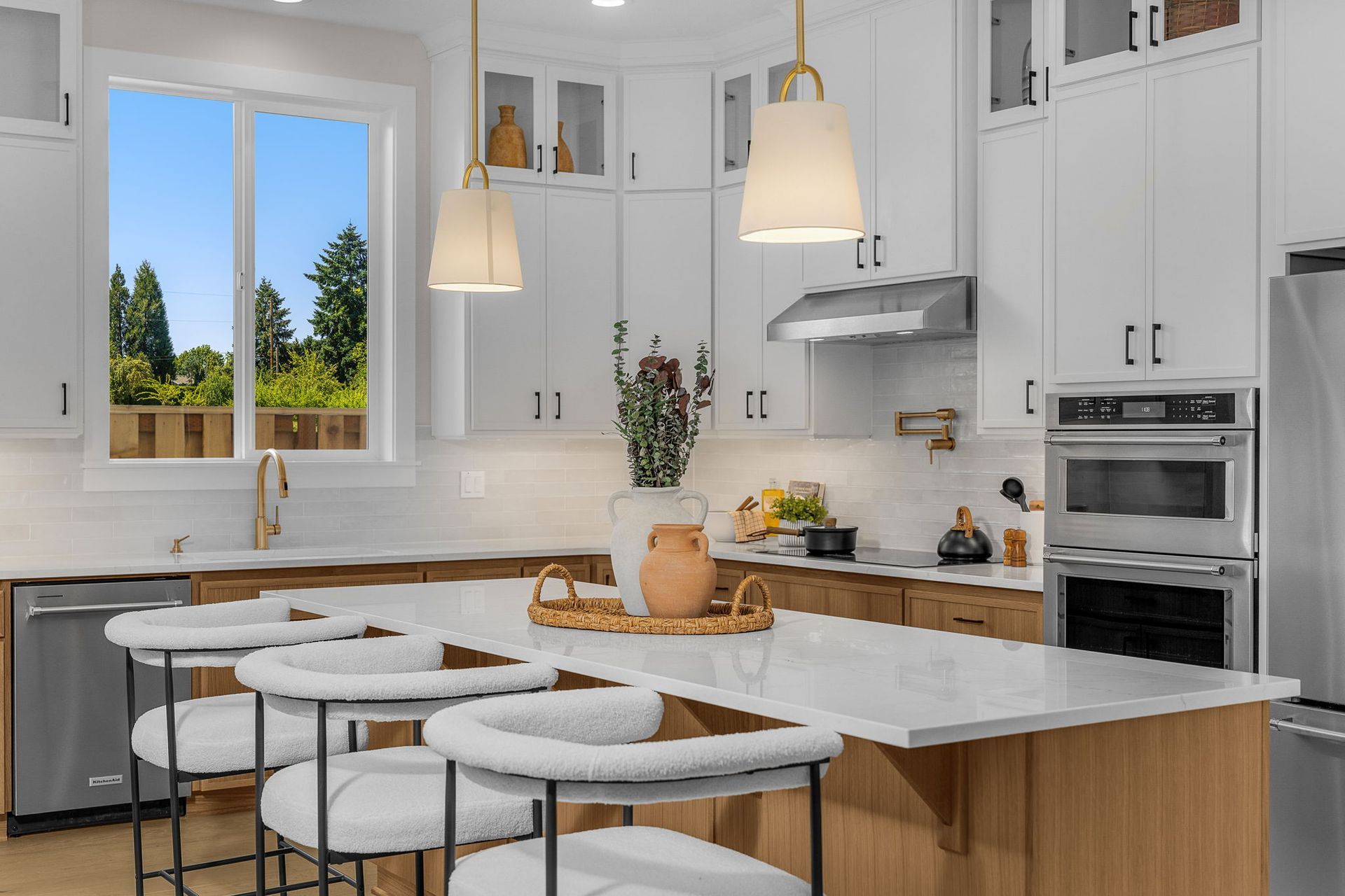 Noyes Homes | New Custom Homes | Beaverton, Oregon | Home interior| kitchen island