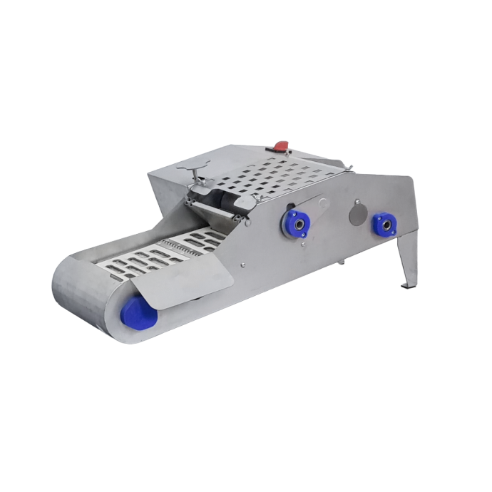 Transportador de acero inoxidable con cinta perforada, para procesamiento de alimentos.
