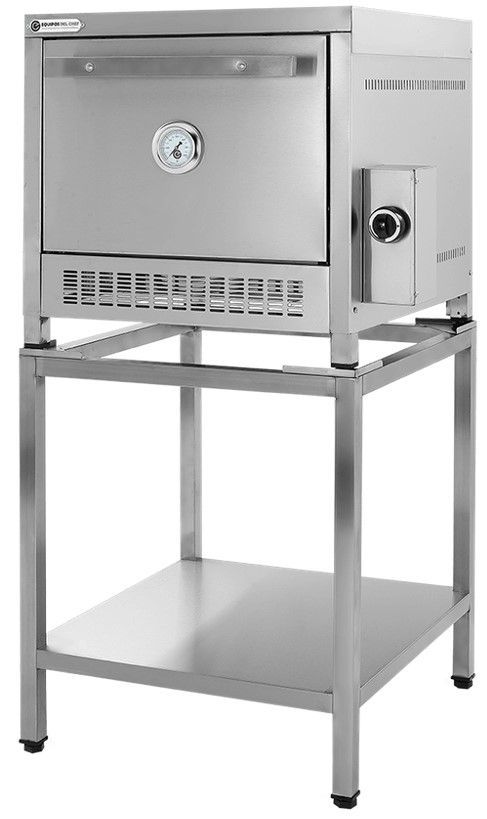 Horno comercial de acero inoxidable con indicador de temperatura, sobre soporte de acero inoxidable.