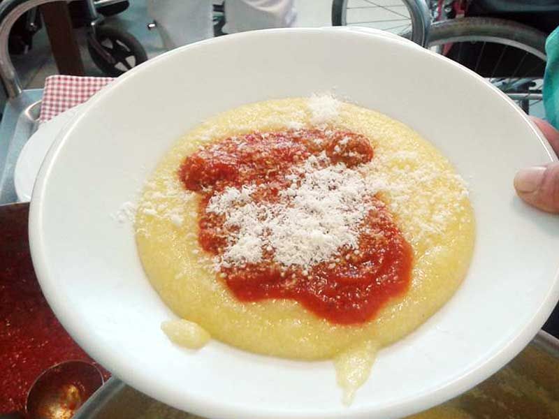 Polenta con sugo