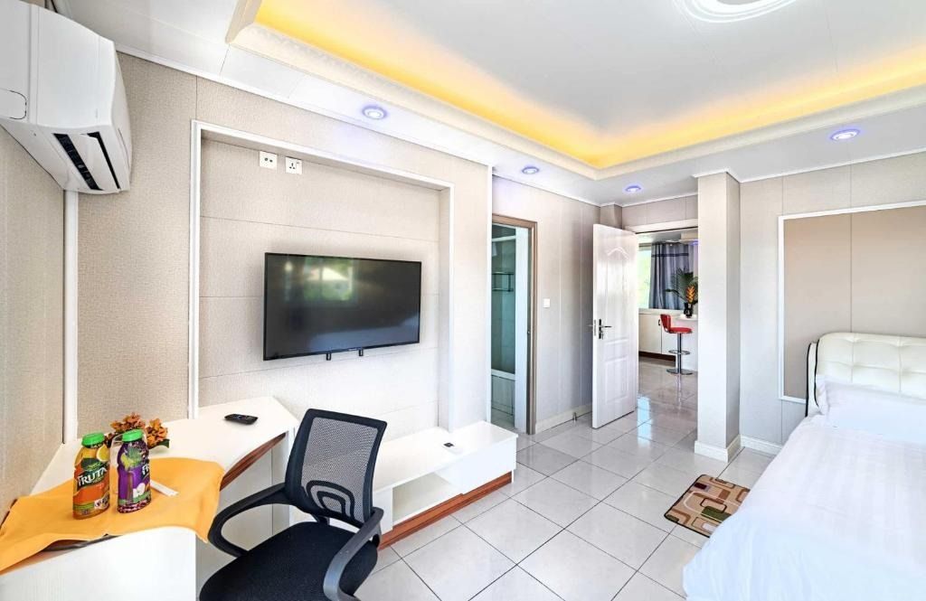 Middle Suite Image 04