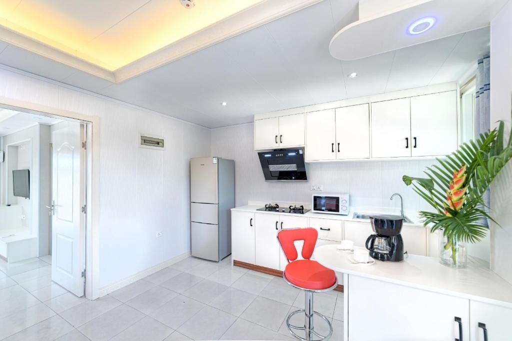 Middle Suite Image 08