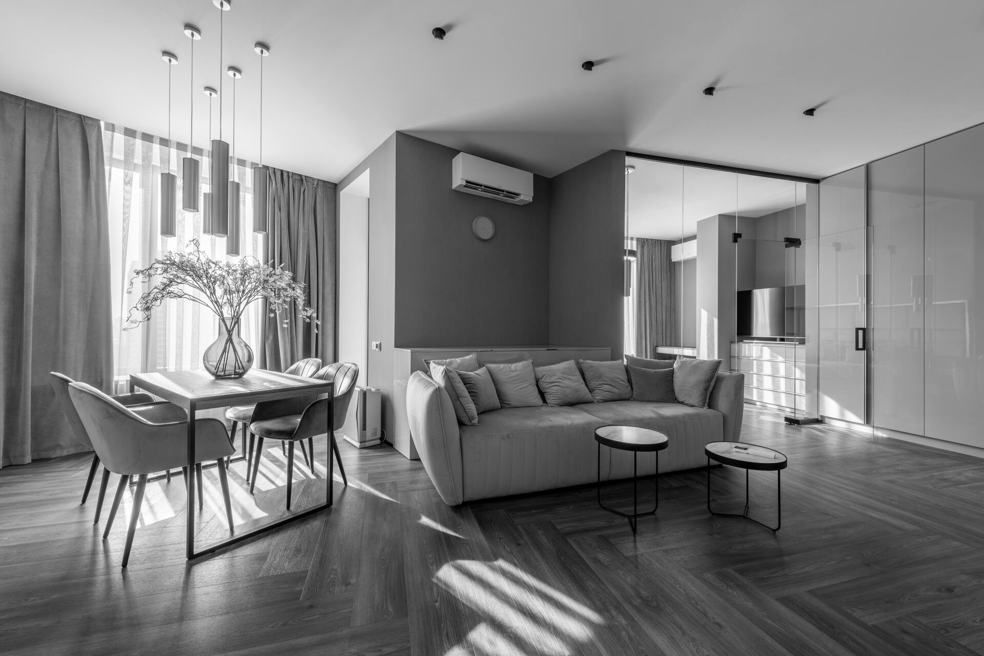 Black and white photo of a living room
