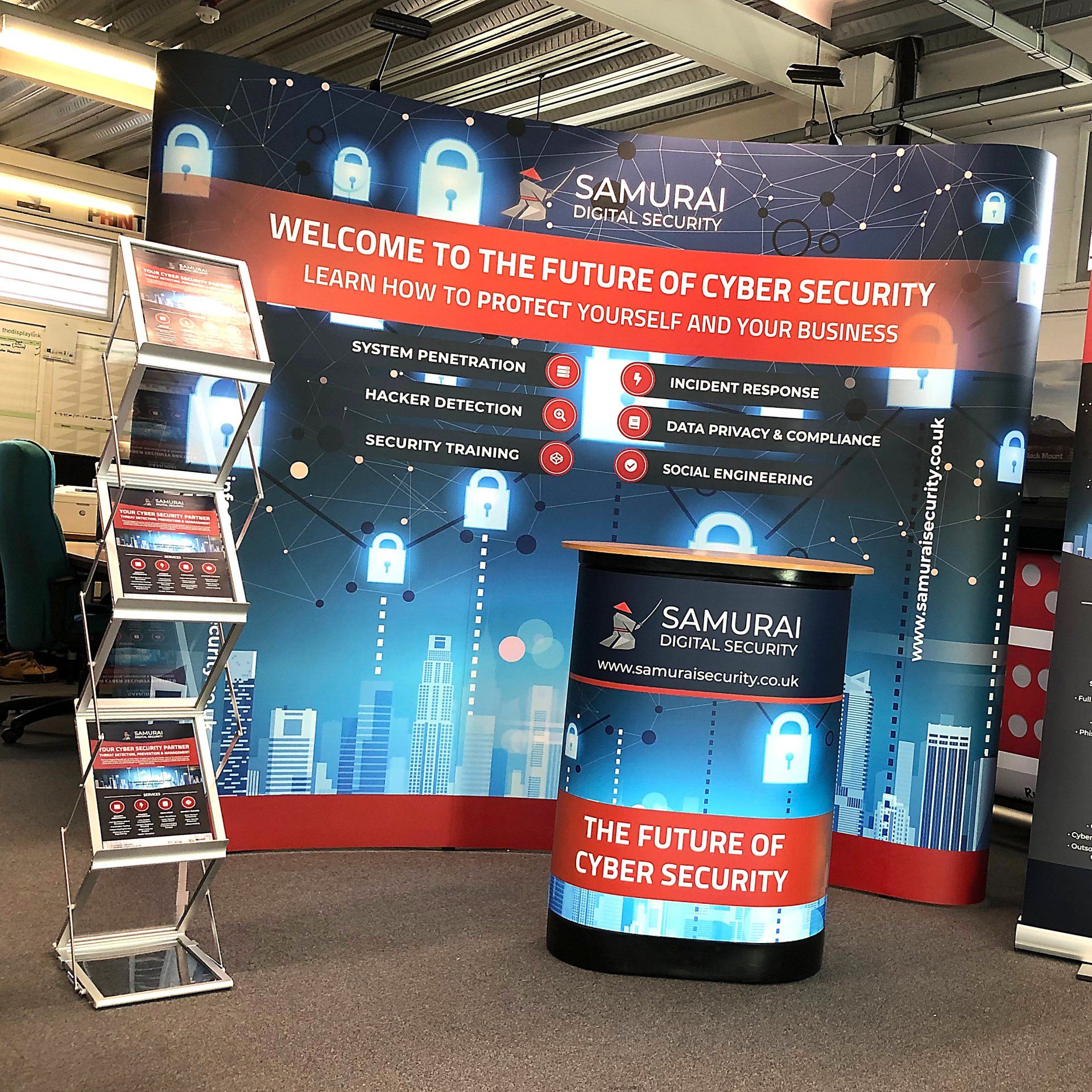 Pop Up Stand