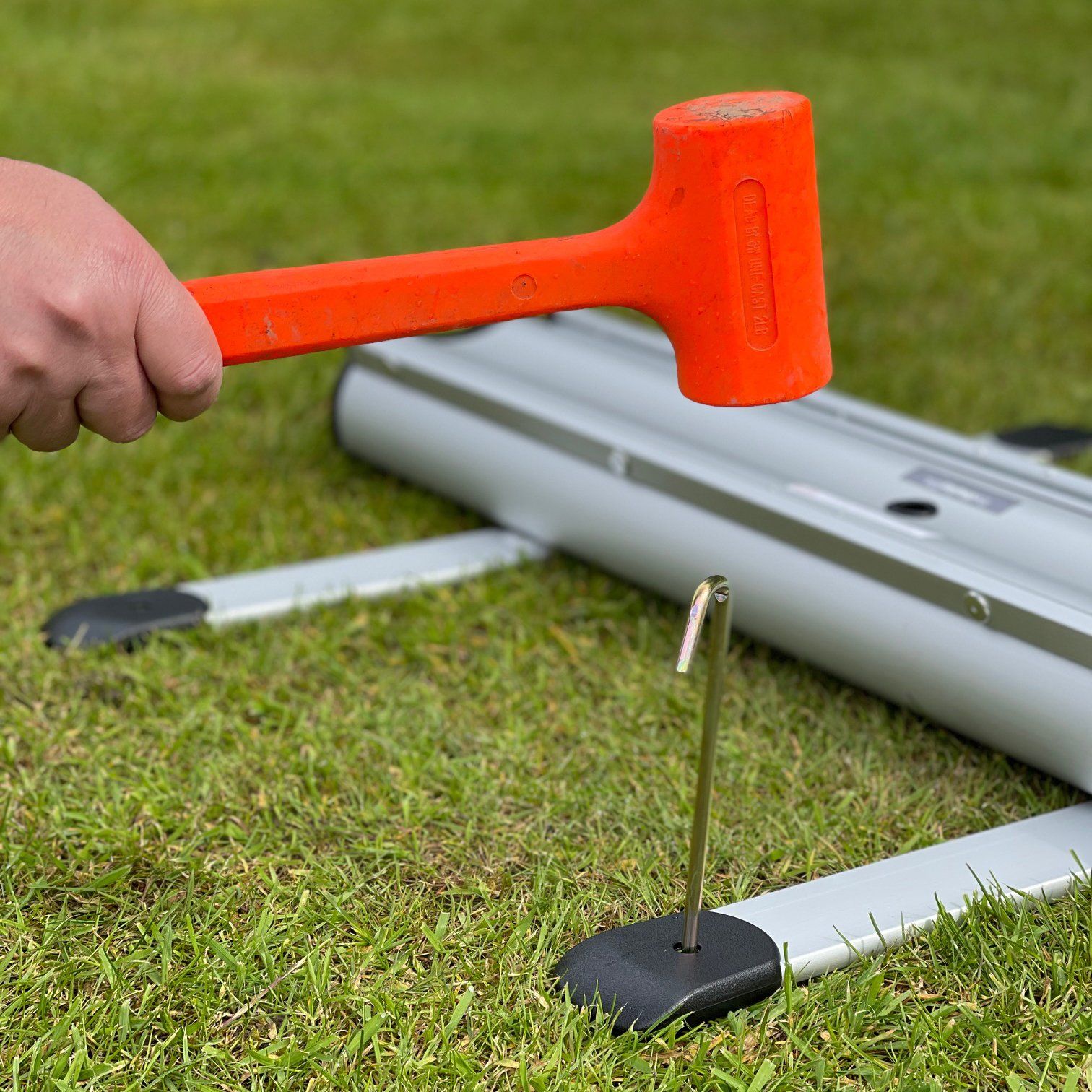 Outdoor Thunder Roller Banner Pegs