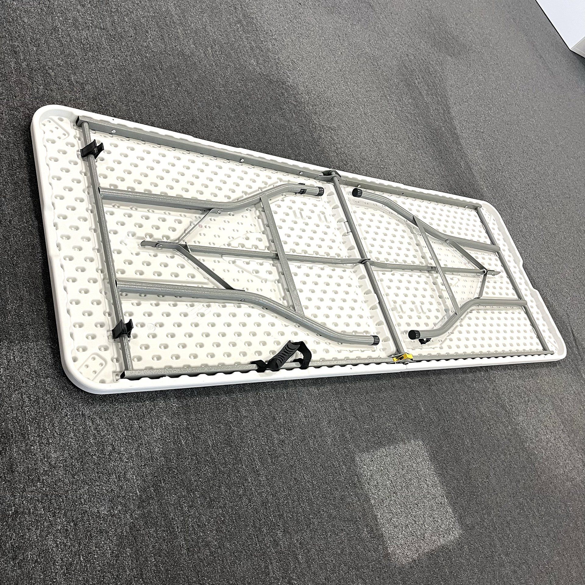 logo tablecloth