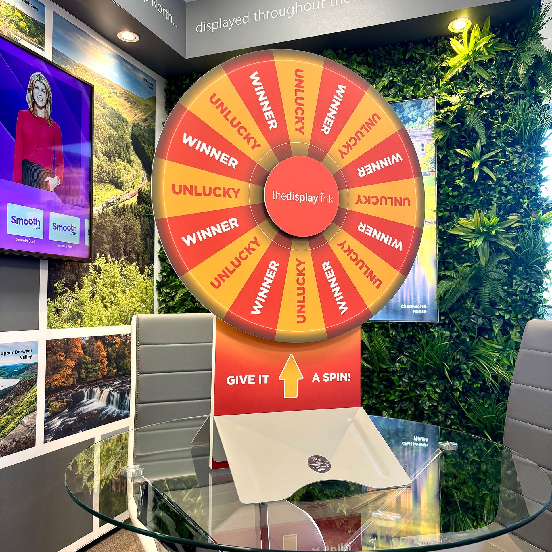 Mini free standing spinning wheel