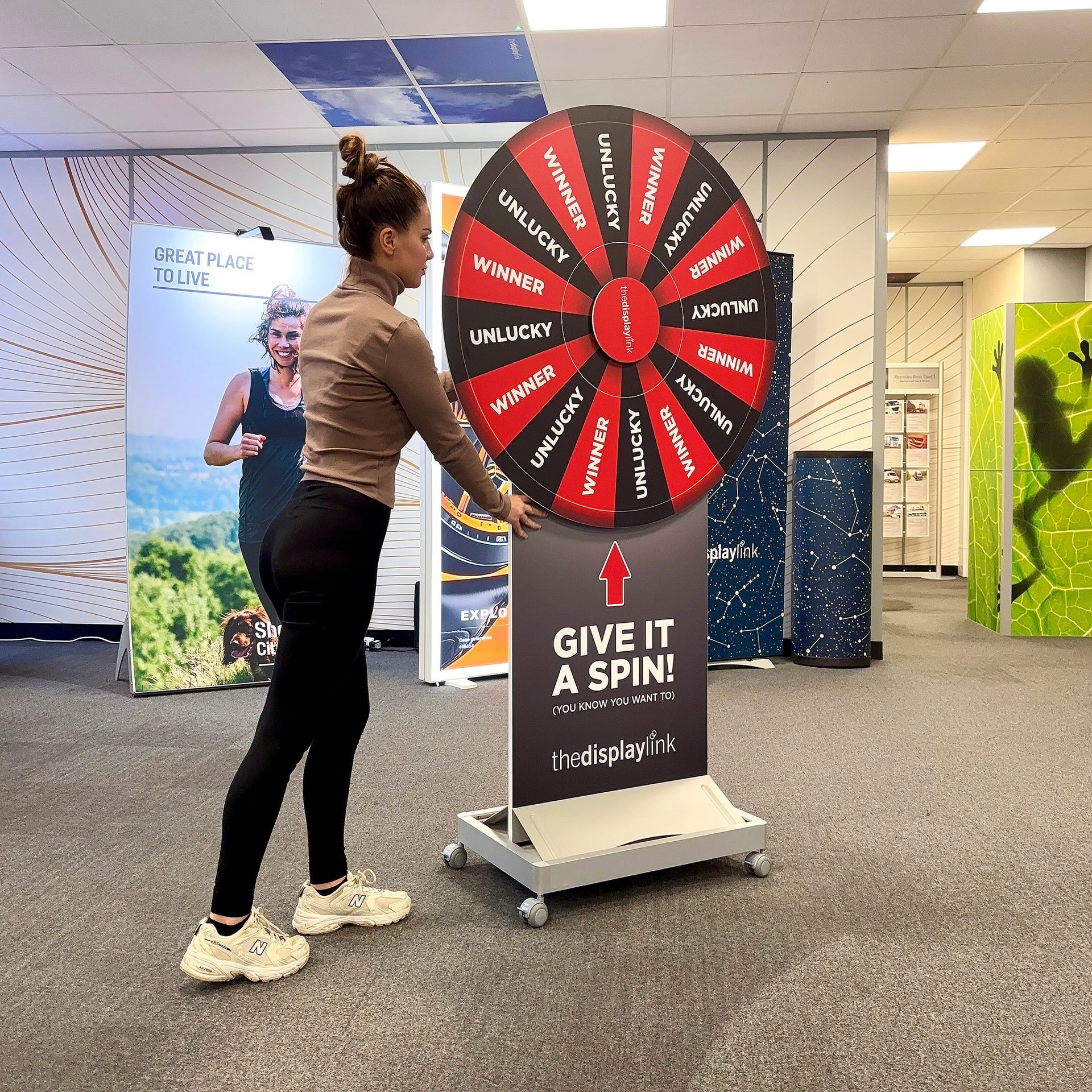 spinning wheel cart