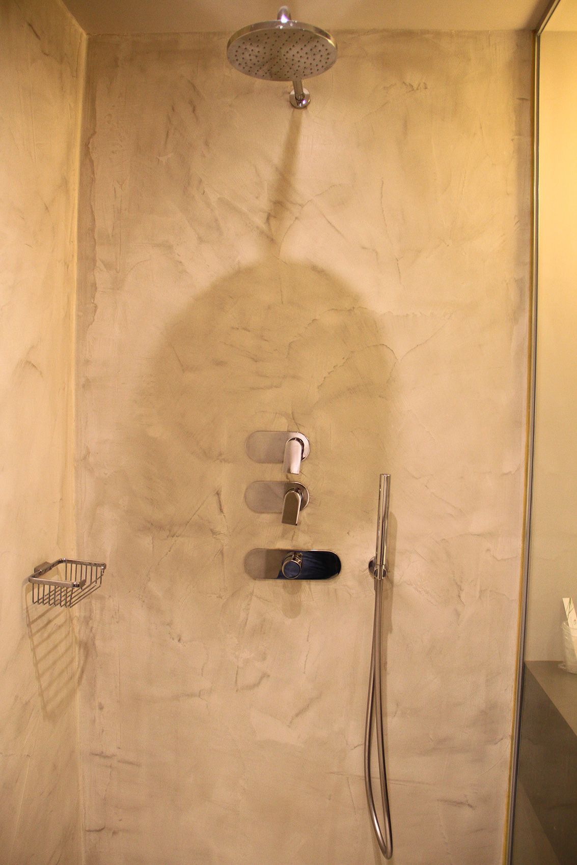 Salle de bain de la chambre Chapi Chapo proposée à l'hôtel restaurant situe en Val de Loire