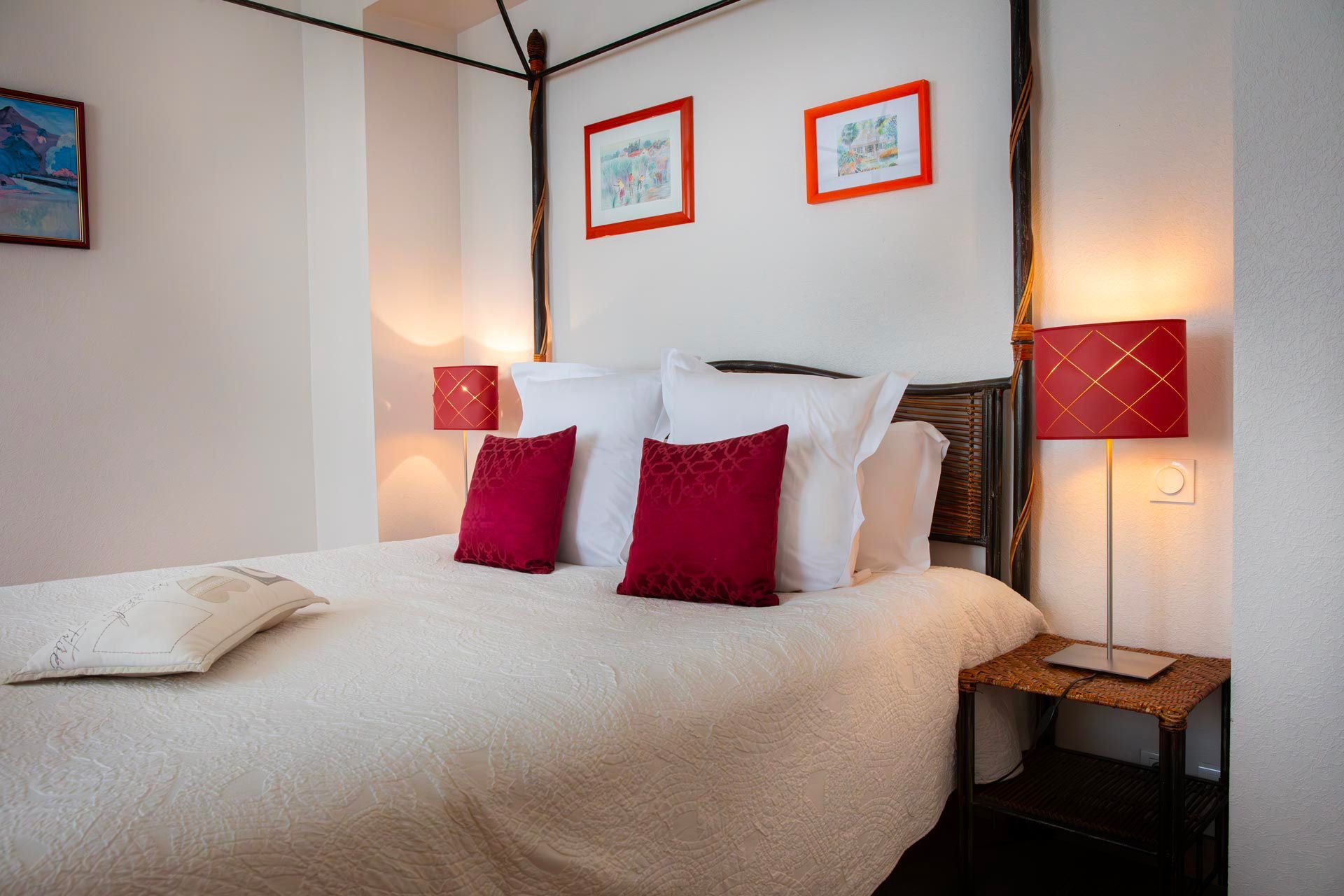 Chambre confort Cannelle proposée à l'hôtel restaurant situe en Val de Loire