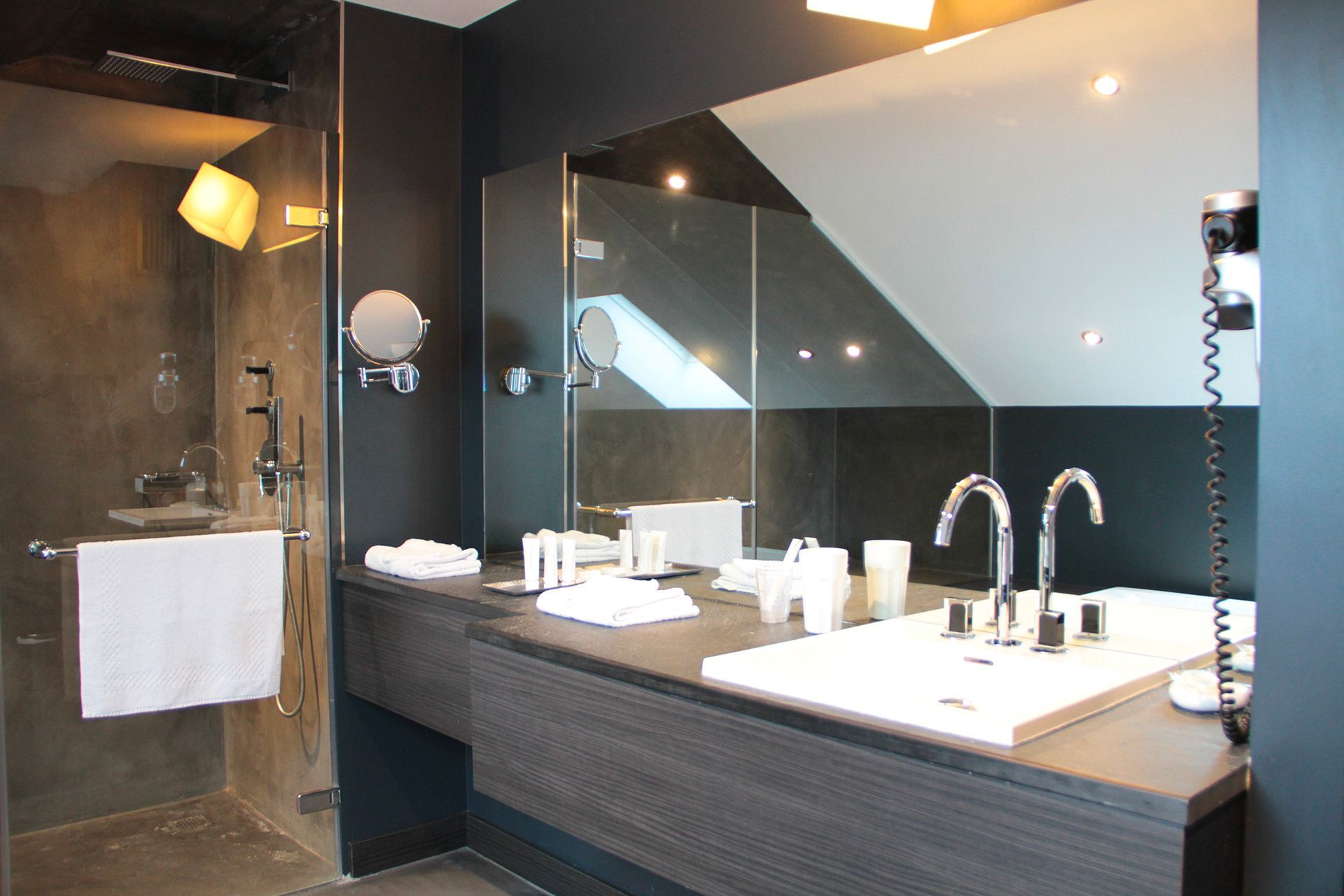 Salle de bain de la Chambre luxe Nuage proposée à l'hôtel restaurant situe en Val de Loire