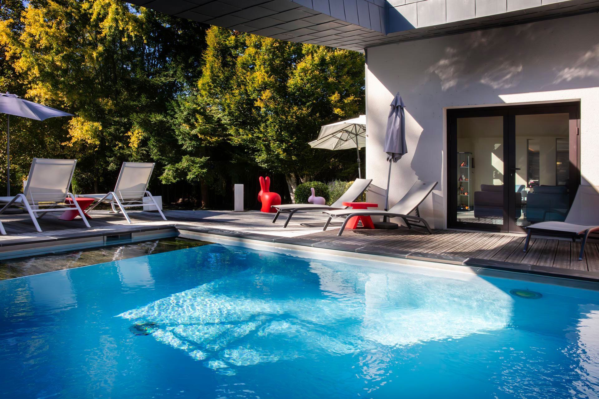 Piscine de l'hôtel de l'Aubinière situé à Saint-Ouen-les-Vignes près d'Amboise