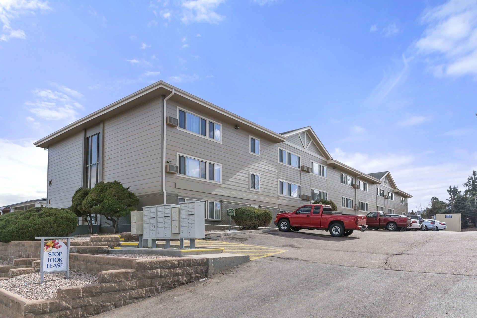 Chestnut Hills Apartments