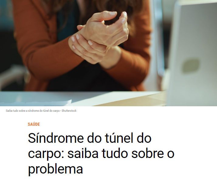 Pessoa segurando o pulso; publicação em revista sobre síndrome do túnel do carpo