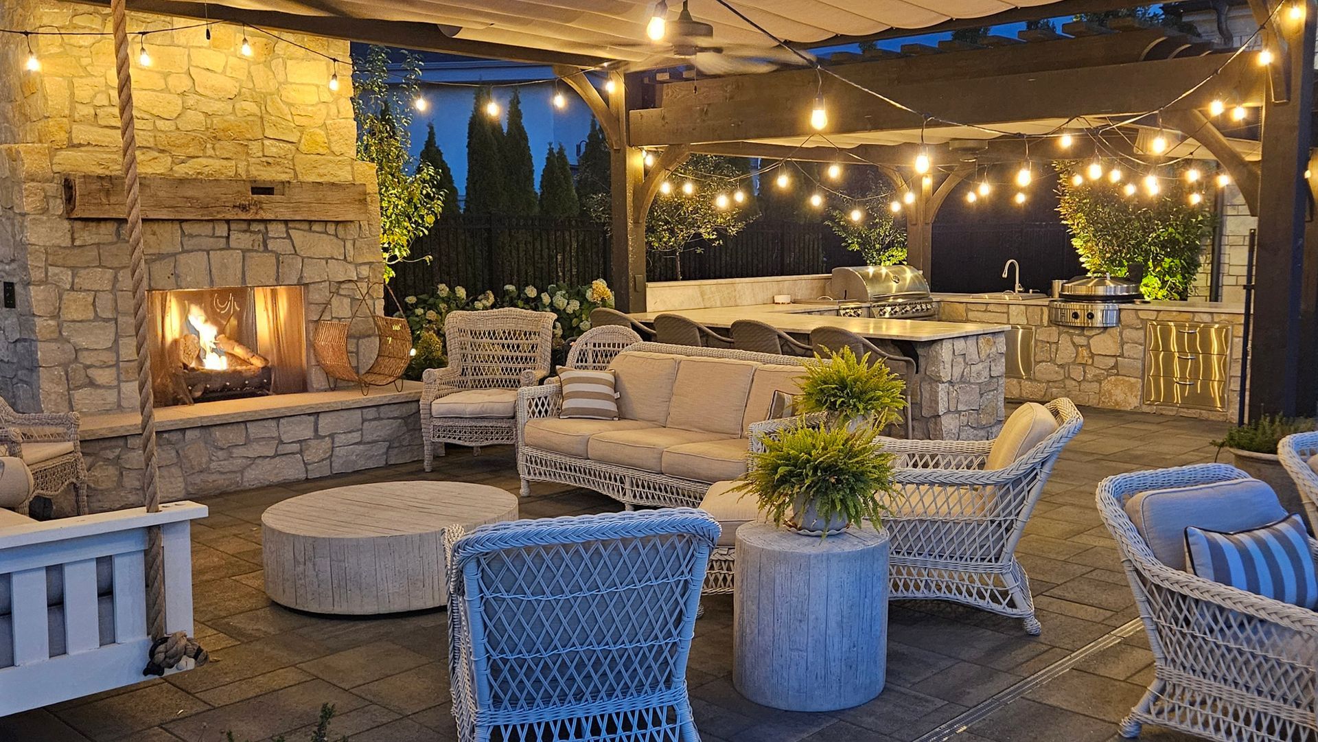 Outdoor Kitchen
