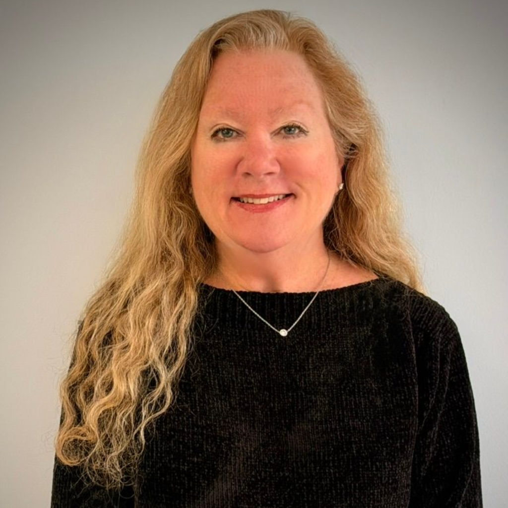 Kelly Carlsen Headshot