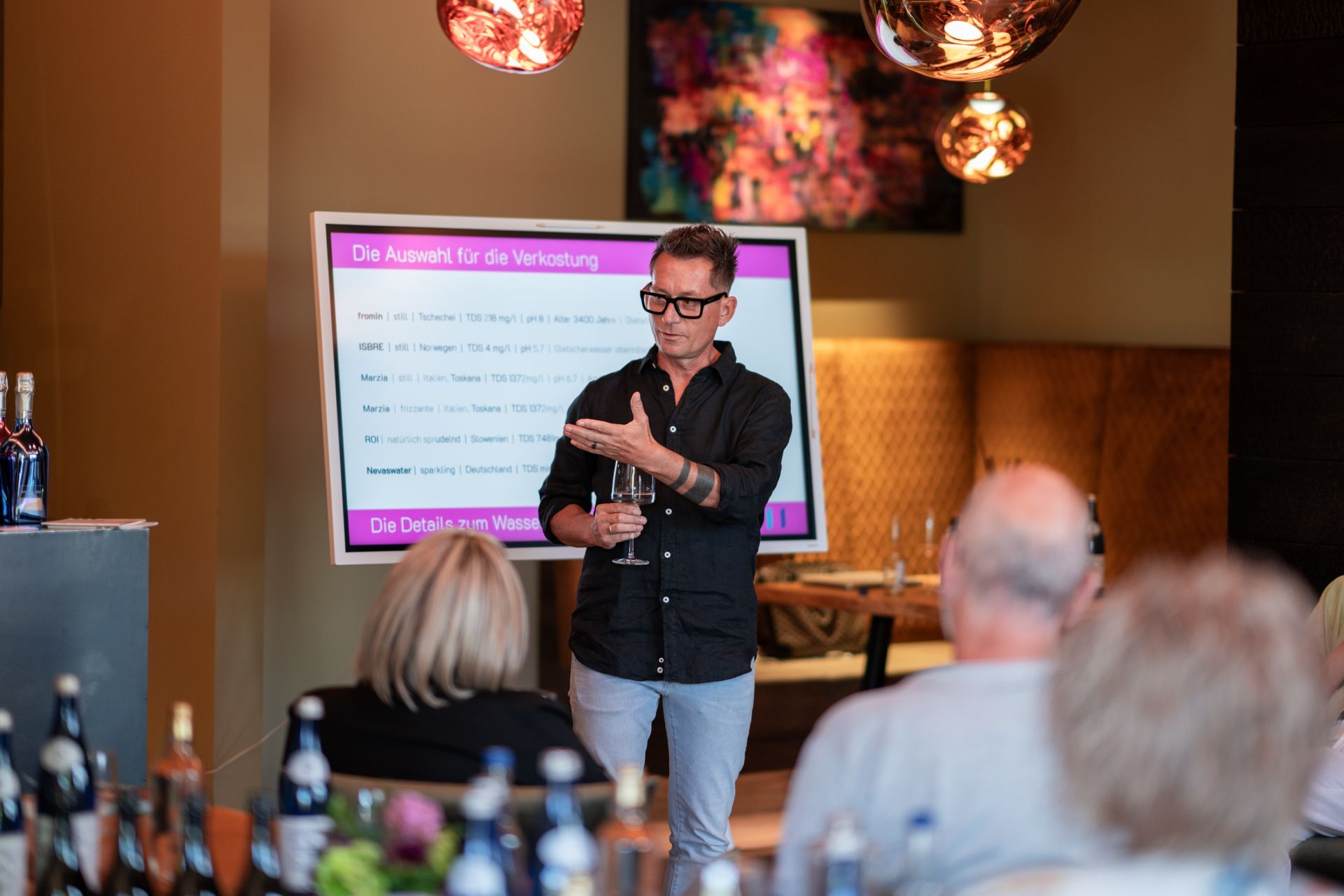 Corporate Wassertasting am Konferenztisch