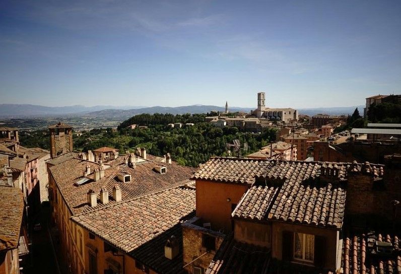 Panorama di Perugia dall'alto: centro HairAid per l'infoltimento dei capelli in Umbria