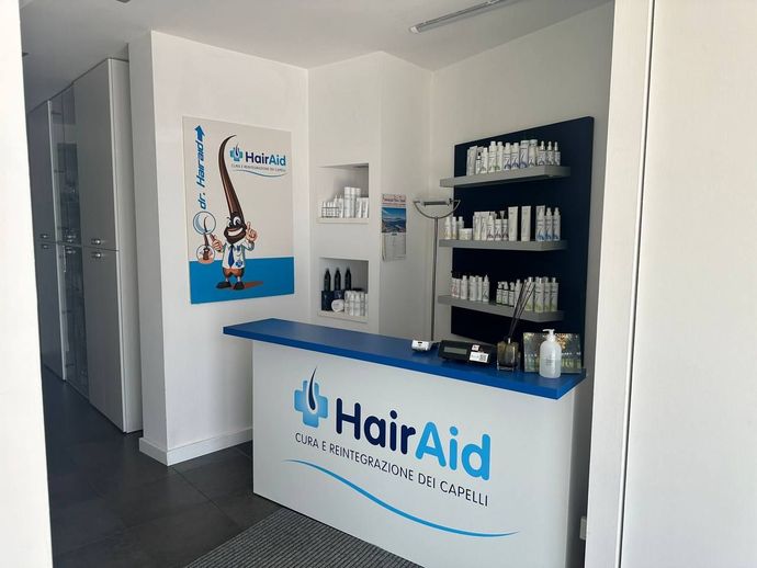 Ingresso del centro HairAid Perugia per la cura e reintegrazione dei capelli