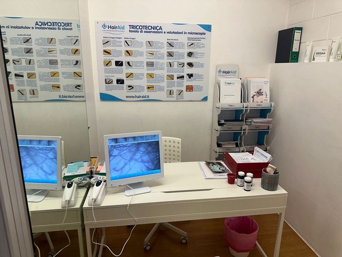 Sala visite del centro HairAid di Livorno