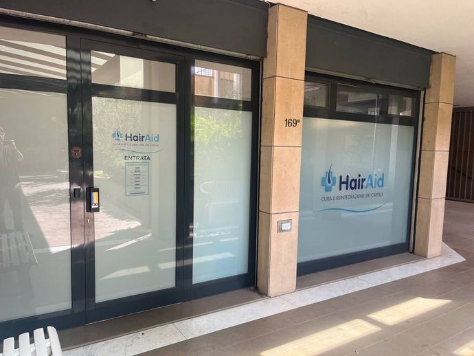 Esterno della sede HairAid di Firenze: centro tricologico nel cuore della Toscana