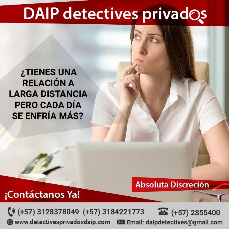 Anuncio de detectives privados con mujer pensativa frente a laptop y texto sobre relaciones a larga distancia.