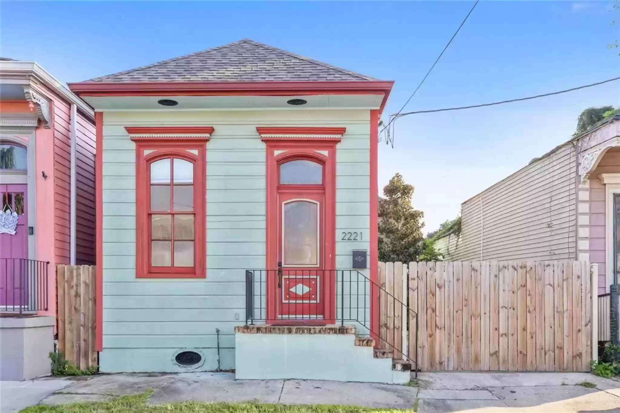 2221 IBERVILLE ST | UNDER CONTRACT