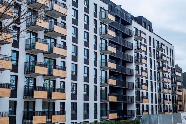 the exterior of an apartment building