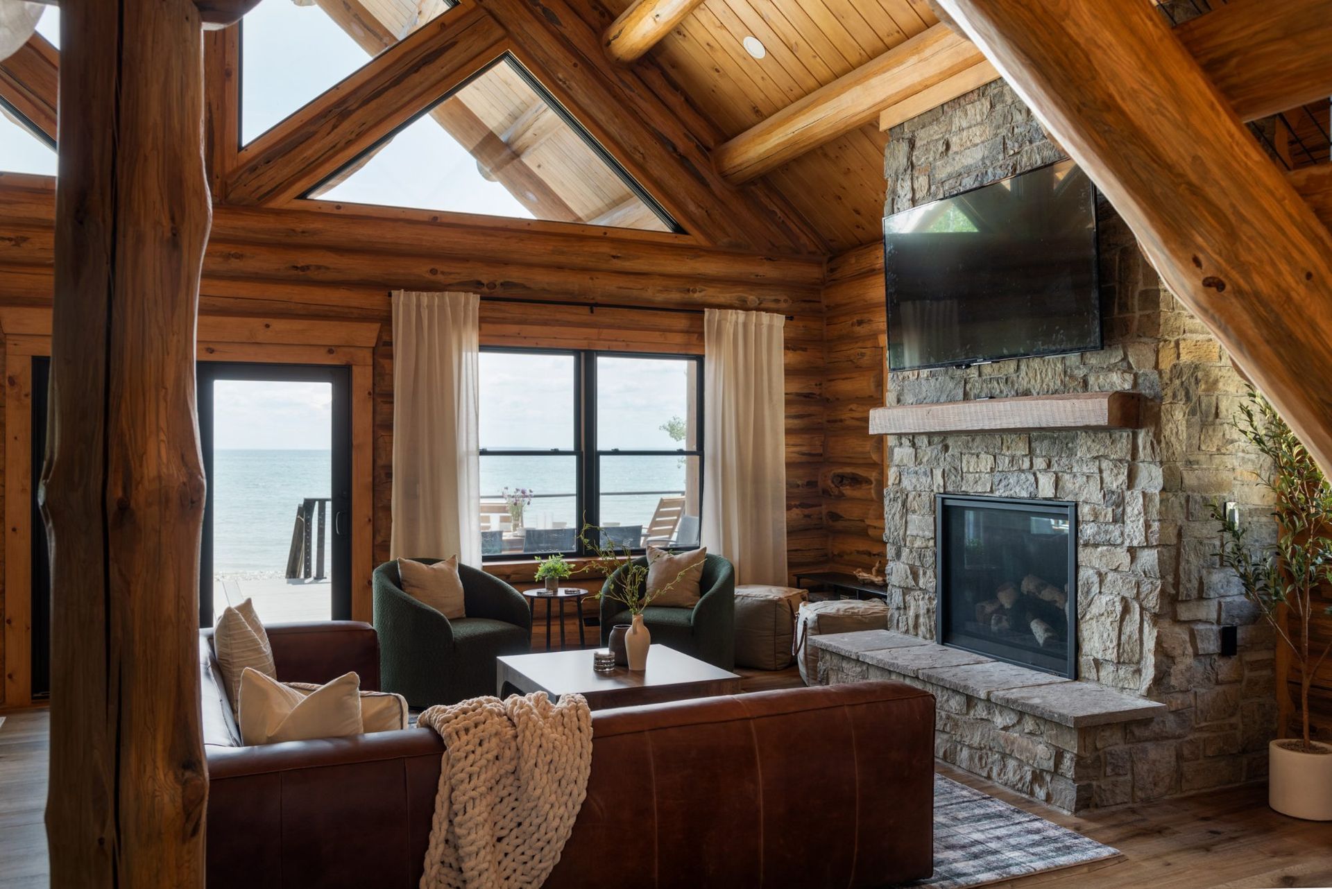 custom lake home builder Grand Traverse Bay