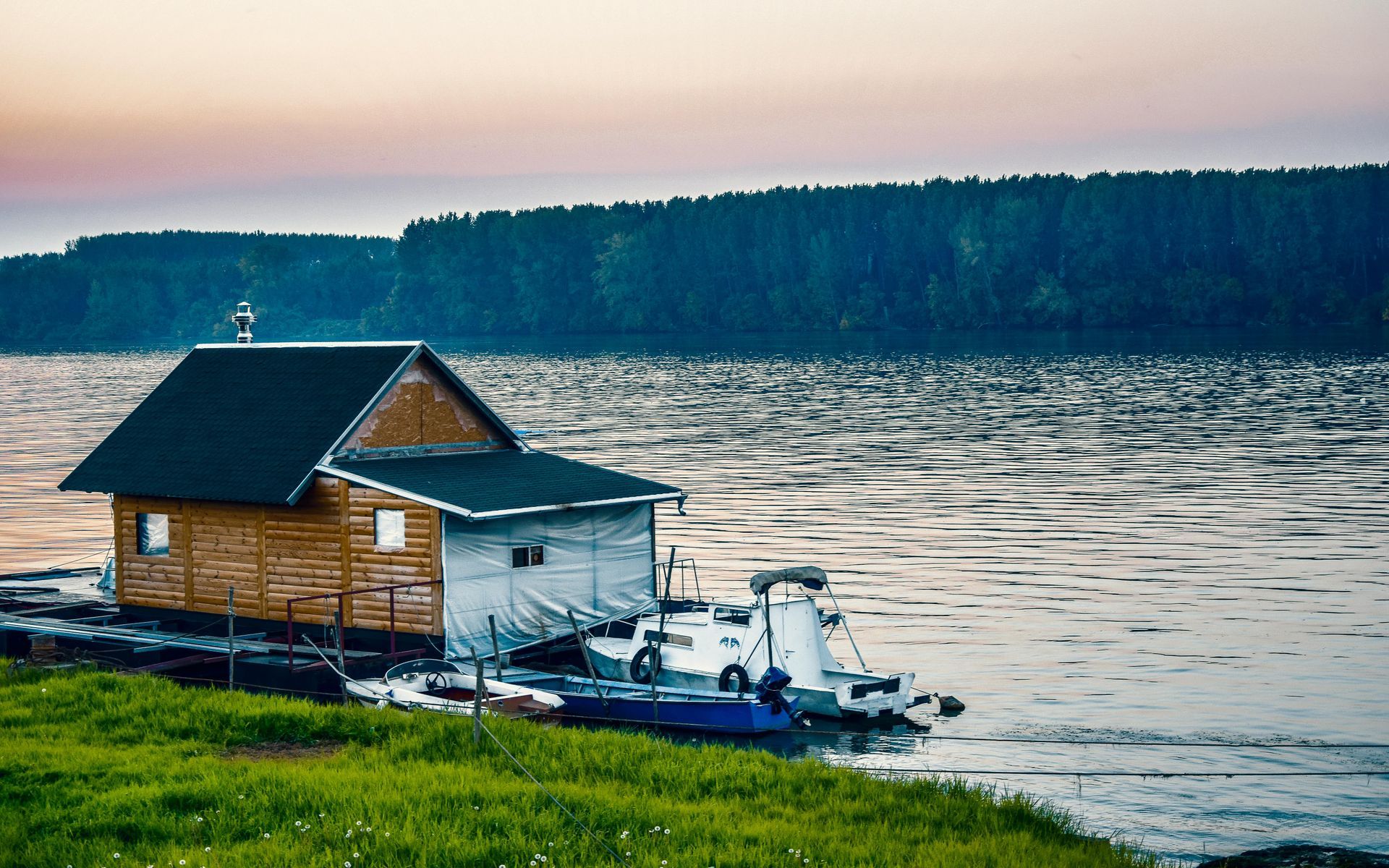 michigan lake house custom boat storage
